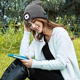 GORRO CON BLUETOOTH Y LUZ LED RECARGABLE